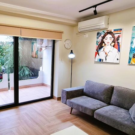 2V1 - Center Apartment 1 Тирана Экстерьер фото