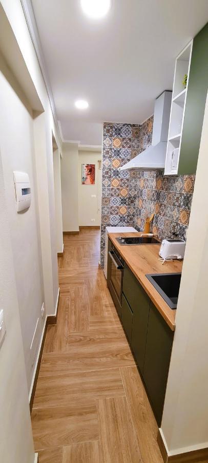 2V1 - Center Apartment 1 Тирана Экстерьер фото