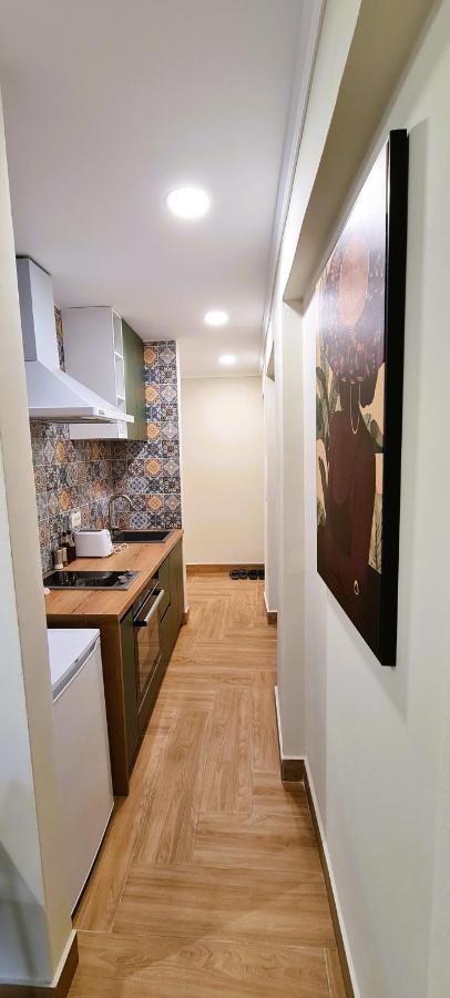 2V1 - Center Apartment 1 Тирана Экстерьер фото