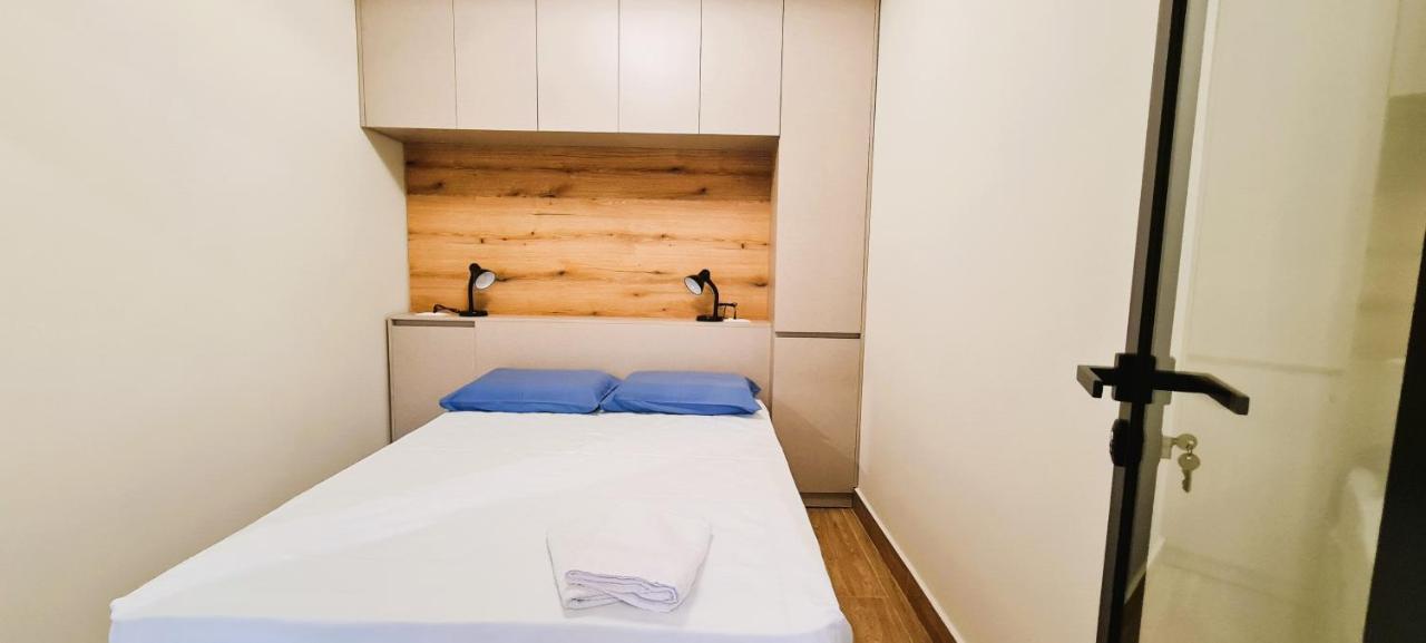 2V1 - Center Apartment 1 Тирана Экстерьер фото