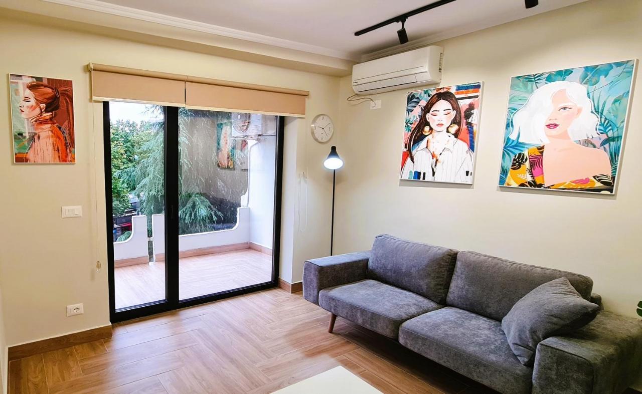 2V1 - Center Apartment 1 Тирана Экстерьер фото